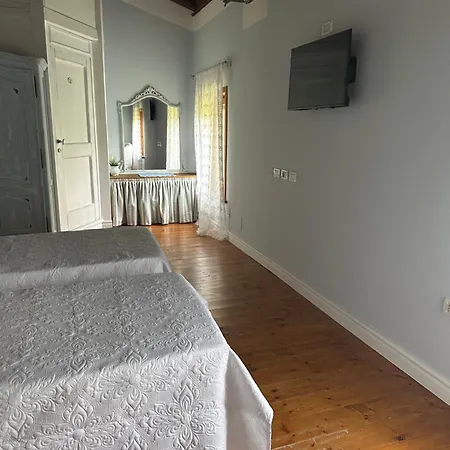 לינה וארוחת בוקר Bednbarchessa 3*