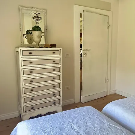 לינה וארוחת בוקר Bednbarchessa 3*